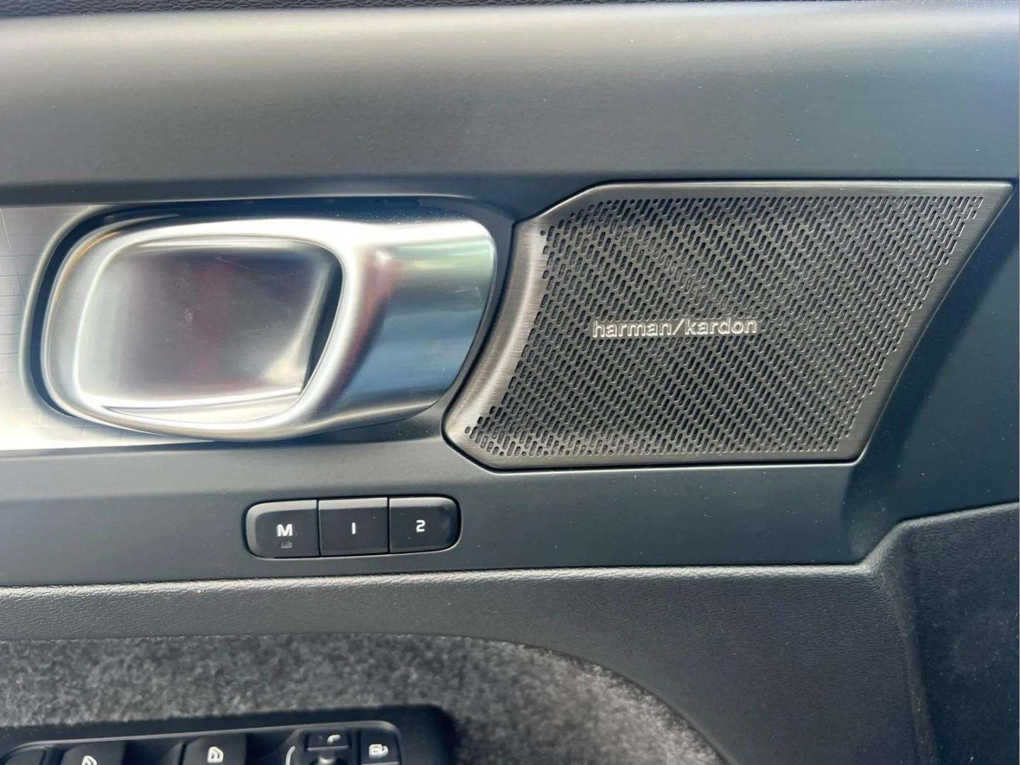 Volvo XC40 B3 163cv Plus Dark Auto