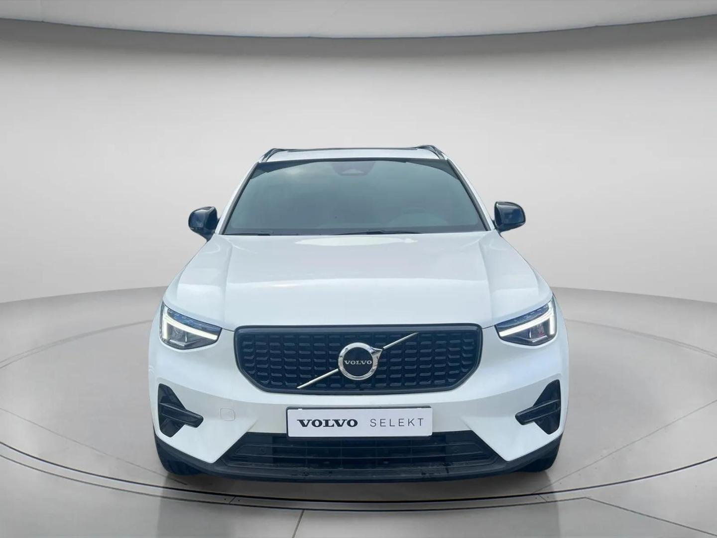 Volvo XC40 B3 163cv Plus Dark Auto