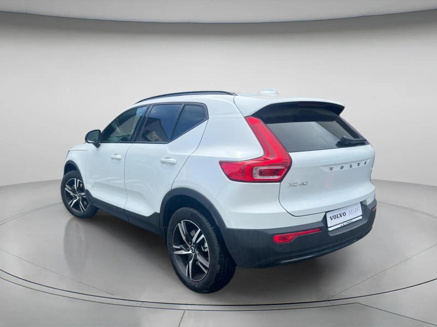 Volvo XC40 B3 163cv Plus Dark Auto