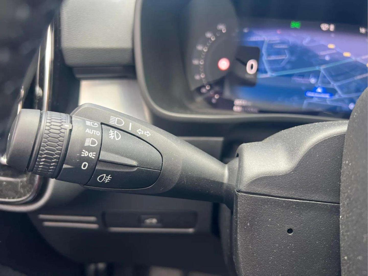 Volvo XC40 B3 163cv Plus Dark Auto
