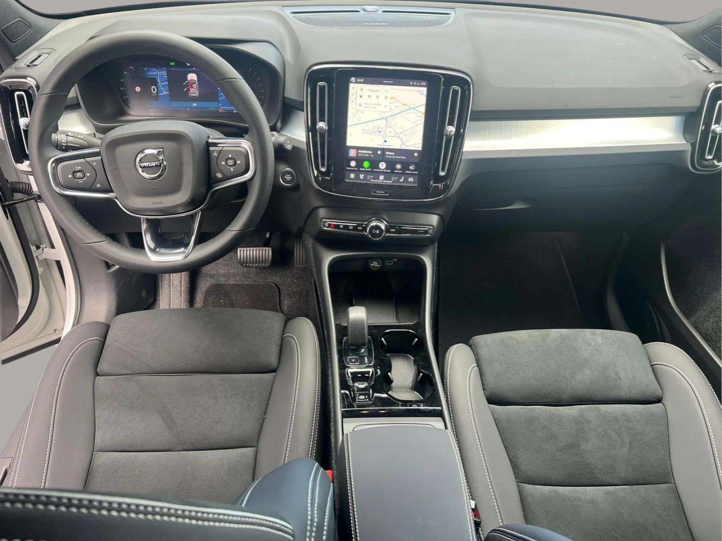 Volvo XC40 B3 163cv Plus Dark Auto