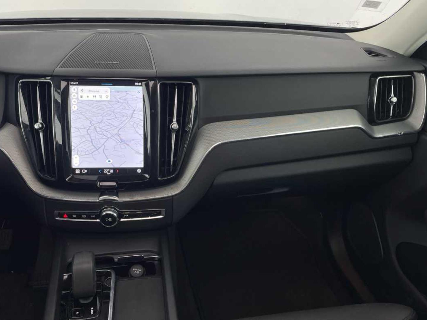 Volvo XC60 2.0 T6 350 AWD PHEV Plus Dark Auto