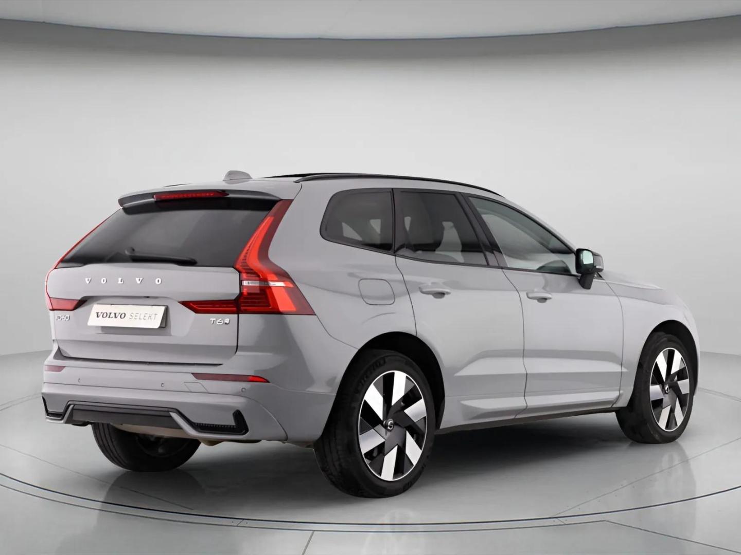Volvo XC60 2.0 T6 350 AWD PHEV Plus Dark Auto
