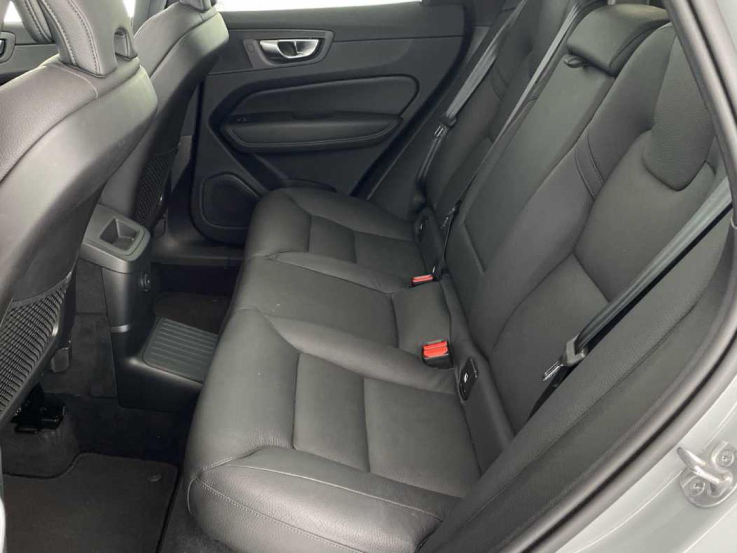 Volvo XC60 2.0 T6 350 AWD PHEV Plus Dark Auto