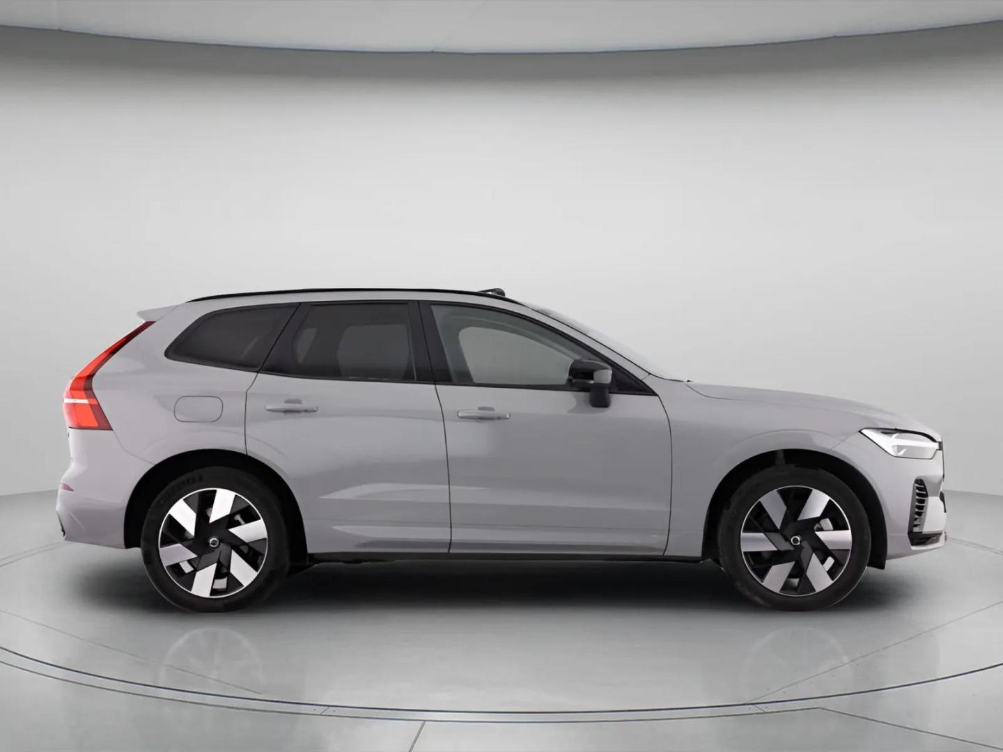 Volvo XC60 2.0 T6 350 AWD PHEV Plus Dark Auto