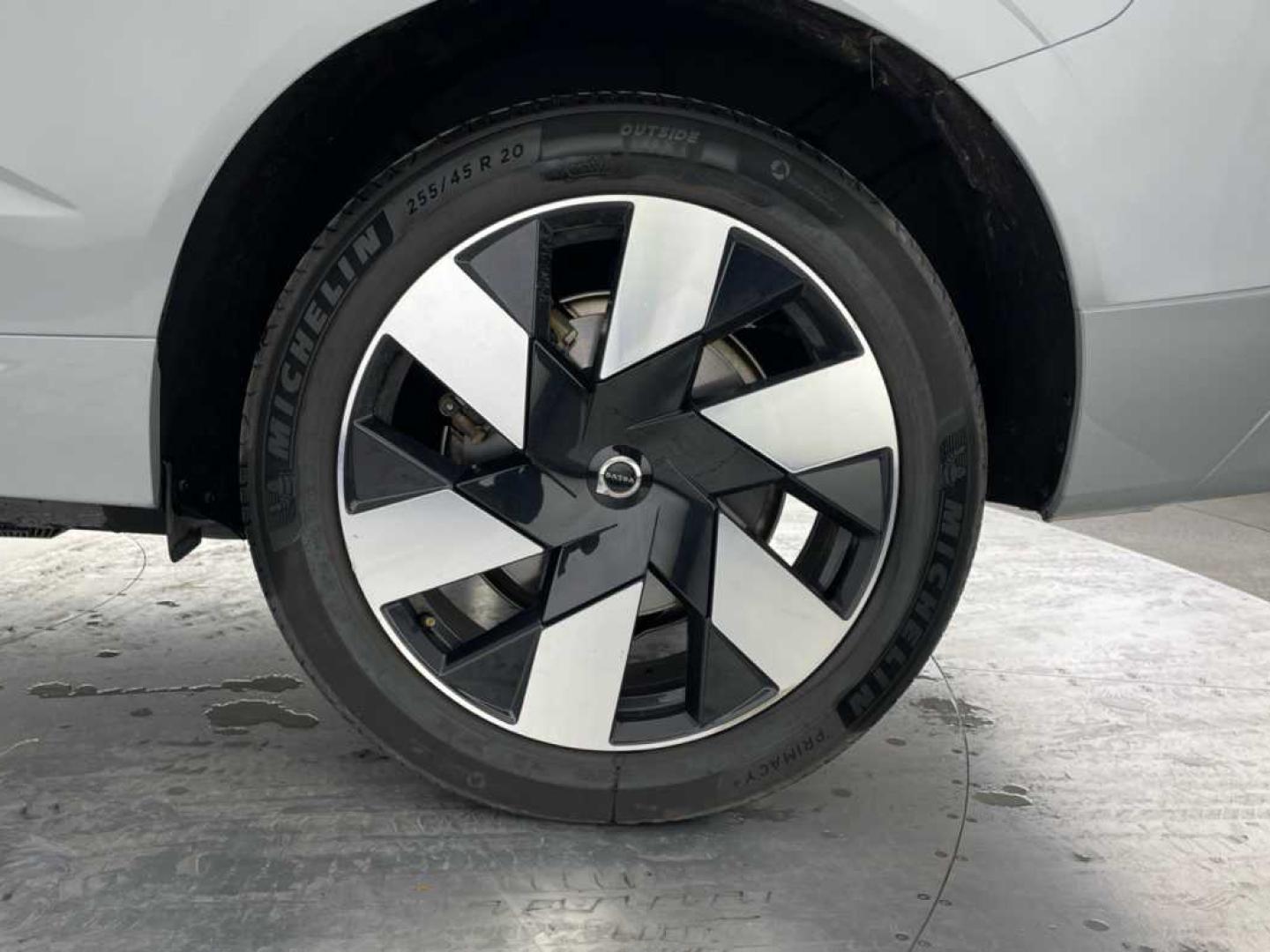 Volvo XC60 2.0 T6 350 AWD PHEV Plus Dark Auto
