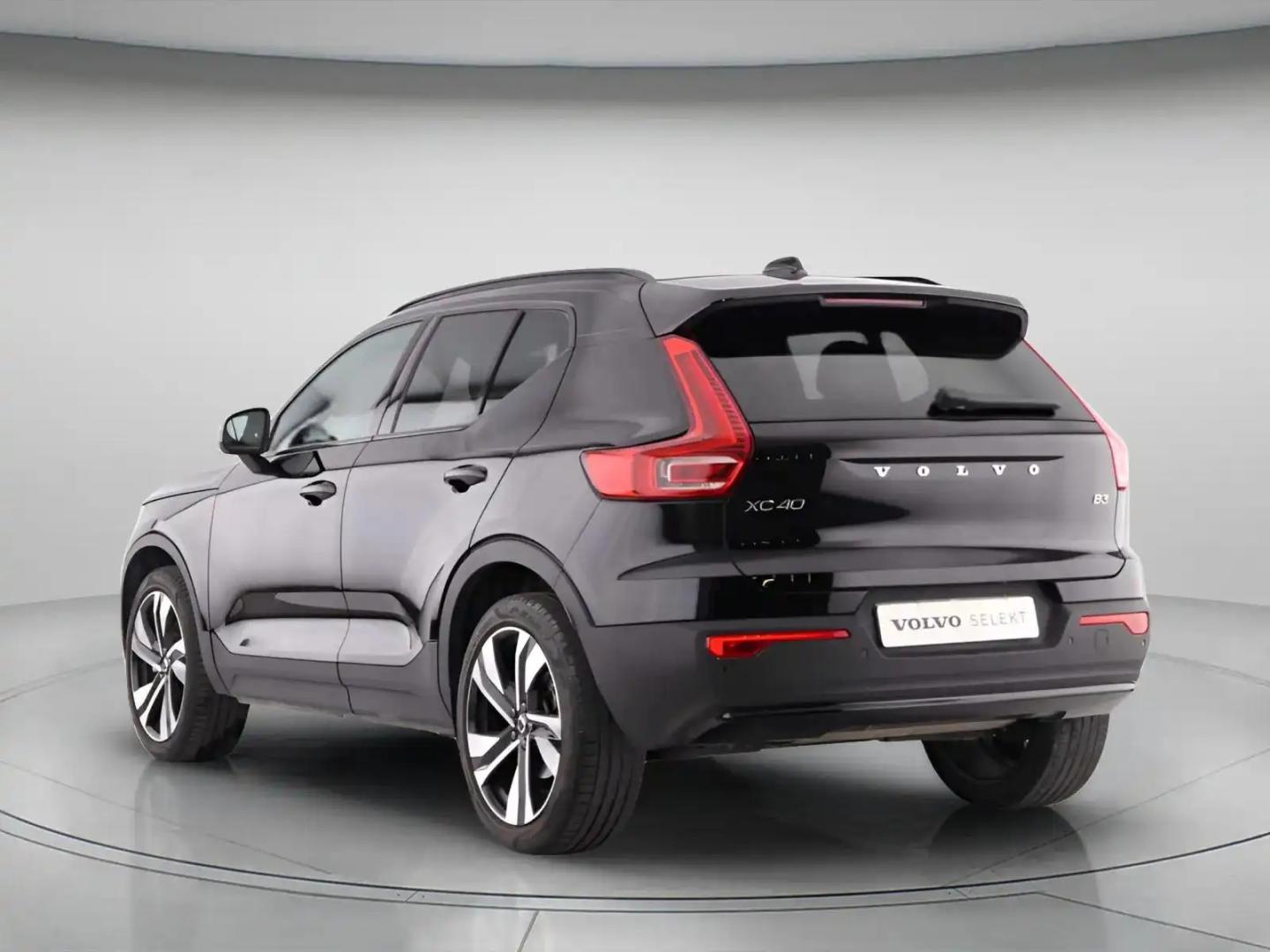 Volvo XC40 B3 163cv Plus Dark Auto