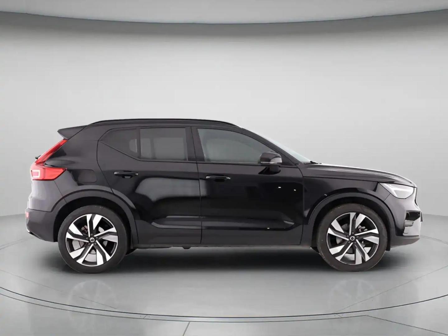 Volvo XC40 B3 163cv Plus Dark Auto