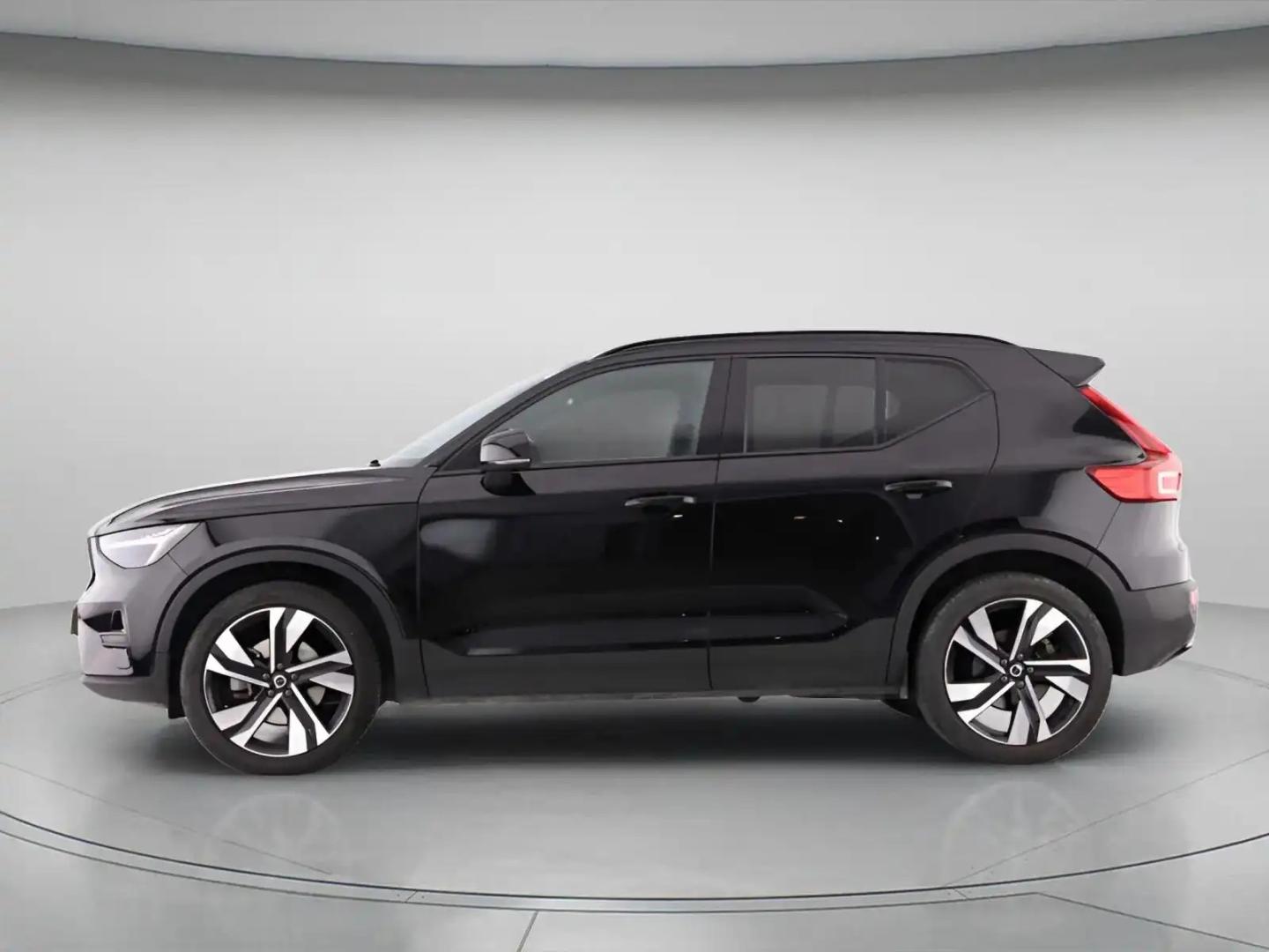 Volvo XC40 B3 163cv Plus Dark Auto
