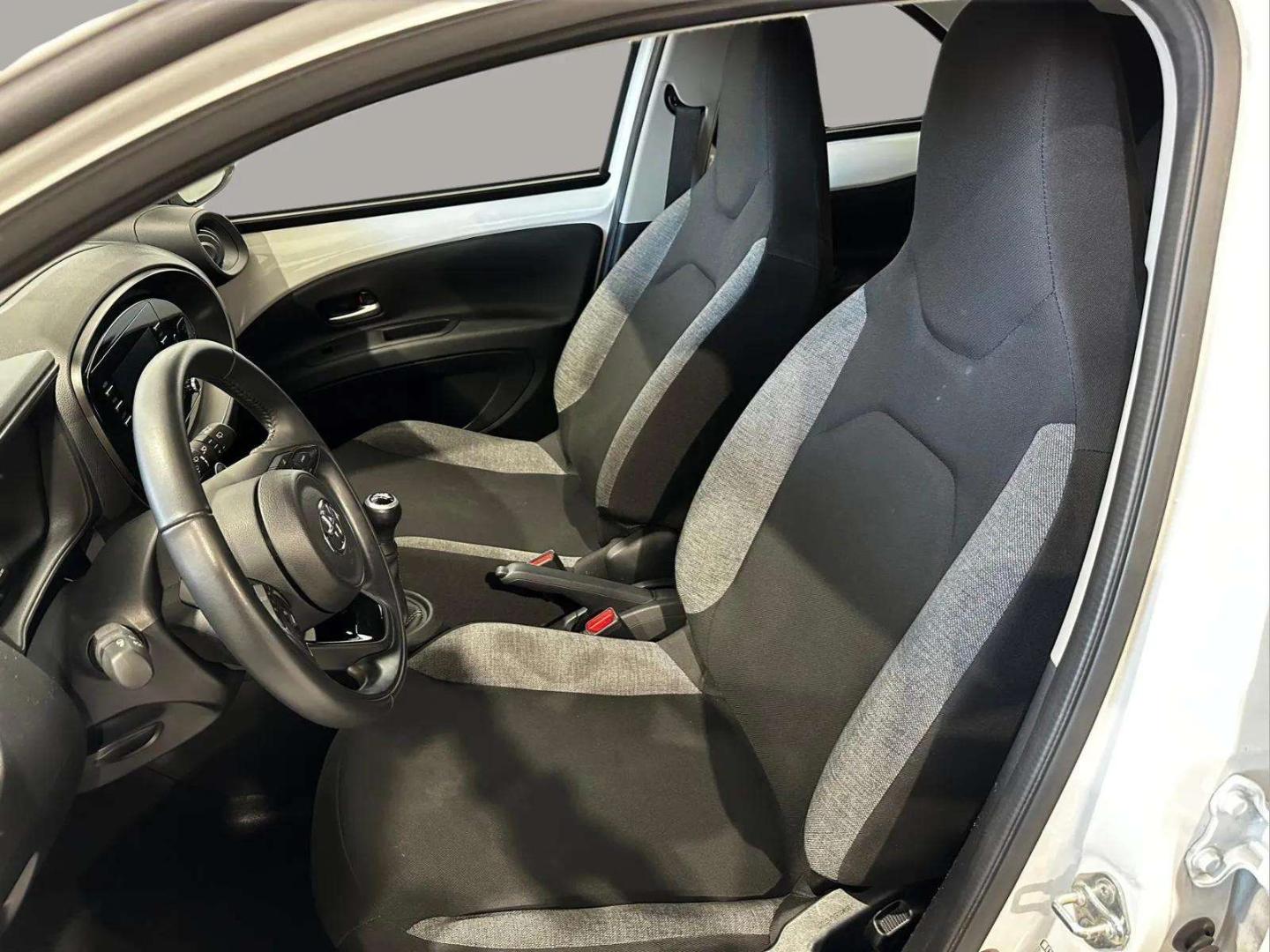 Toyota Aygo X 1.0 VVT-i play