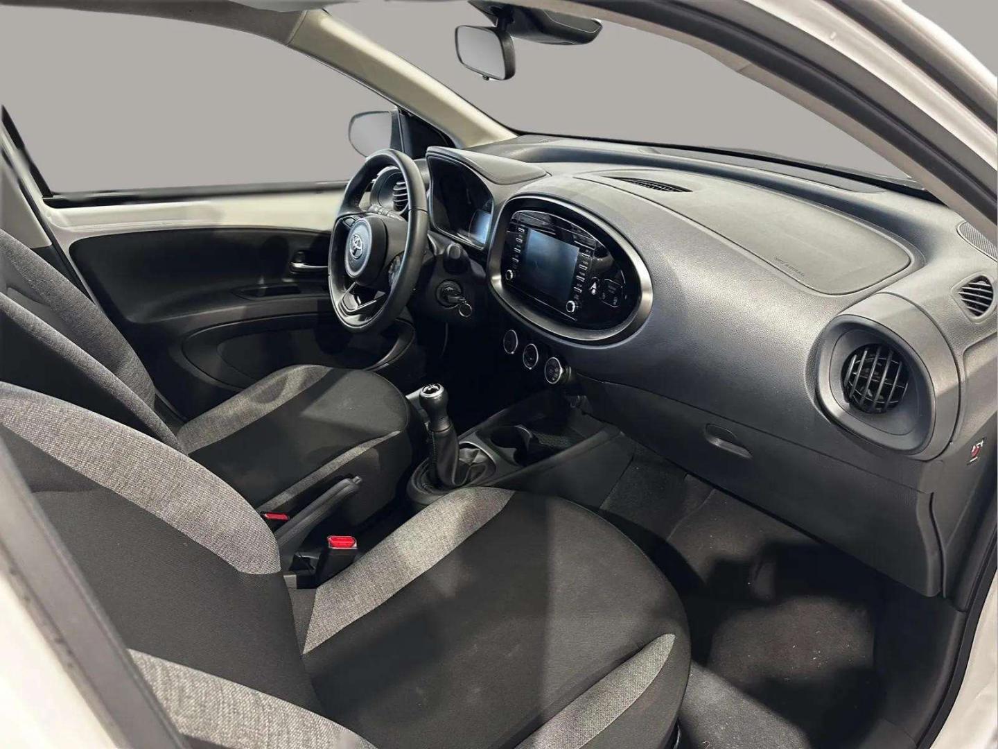 Toyota Aygo X 1.0 VVT-i play