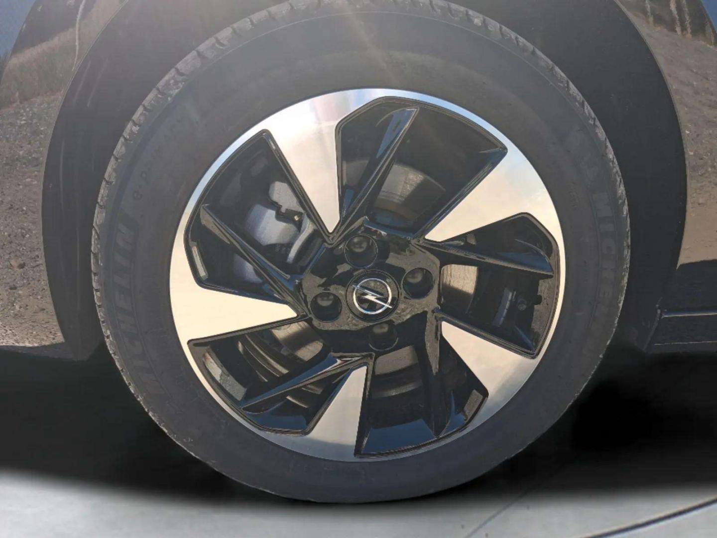 Opel Corsa Edition 100 kW Bateria 50 kW