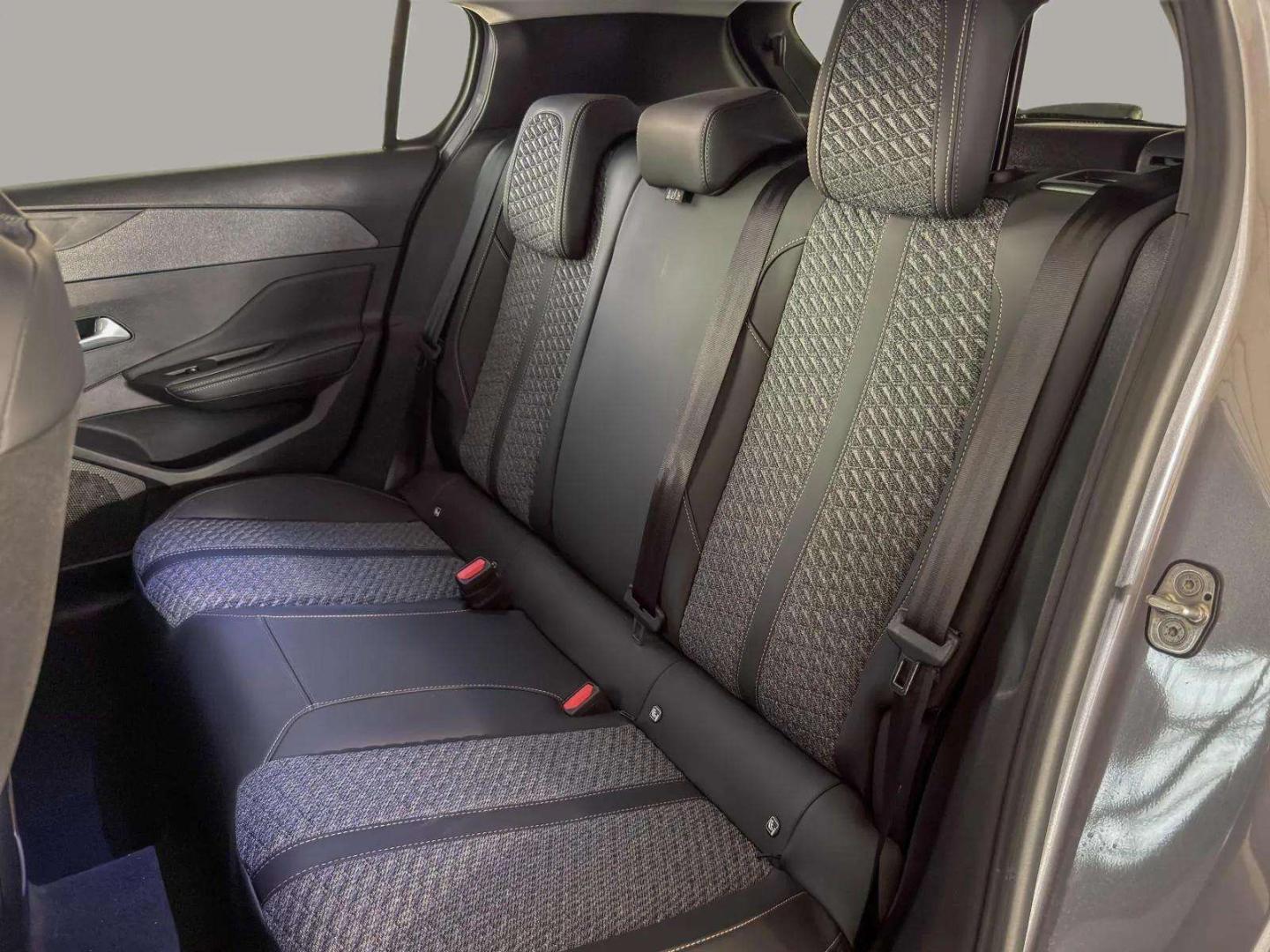 Peugeot 308 Allure 1.6 Plug-in Hybrid 195cv e-DCS7