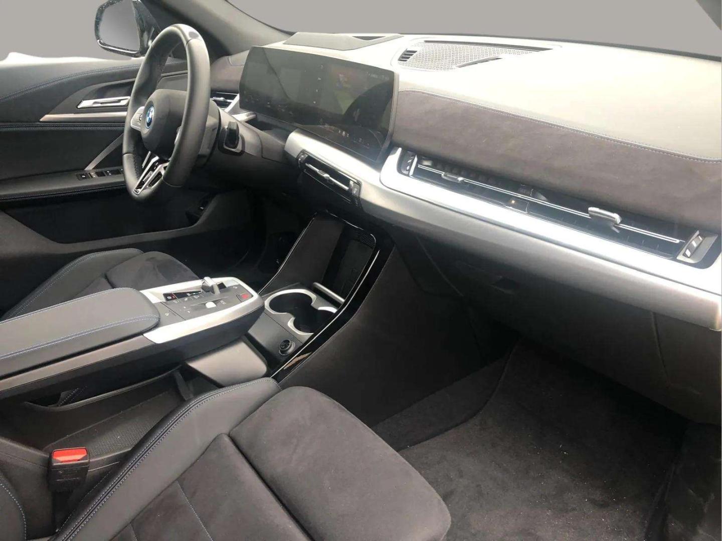 BMW iX2 eDrive20
