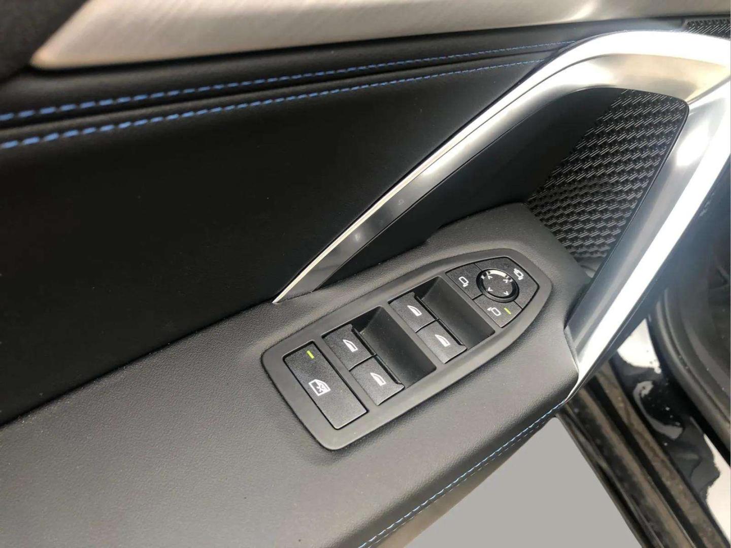 BMW iX2 eDrive20