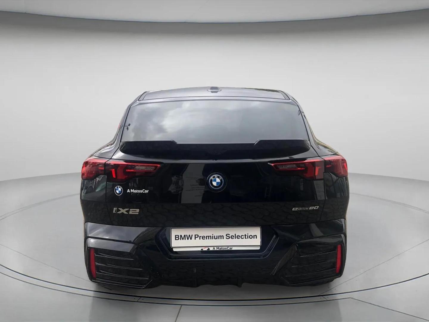 BMW iX2 eDrive20