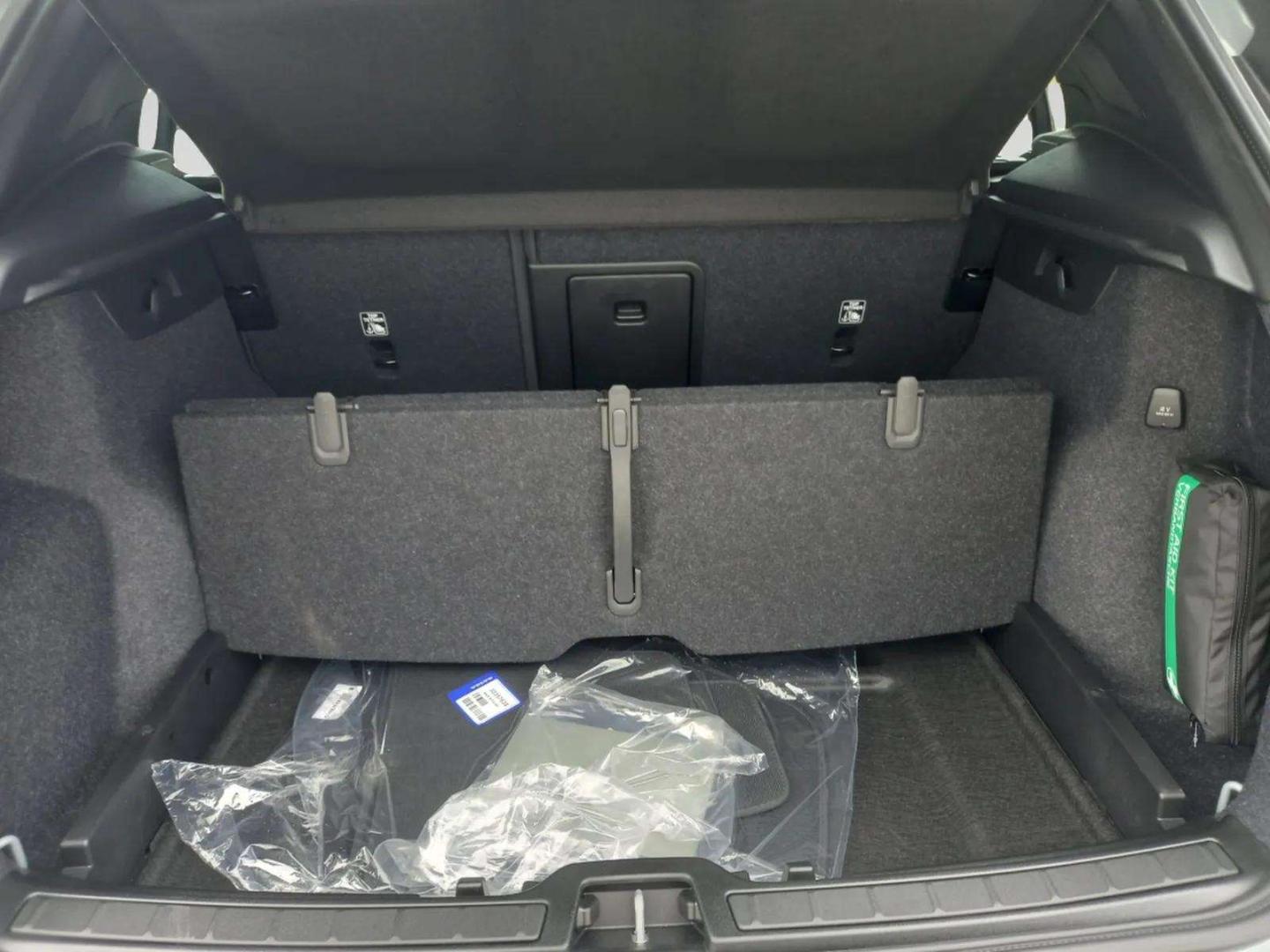 Volvo XC40 B3 163cv Plus Dark Auto