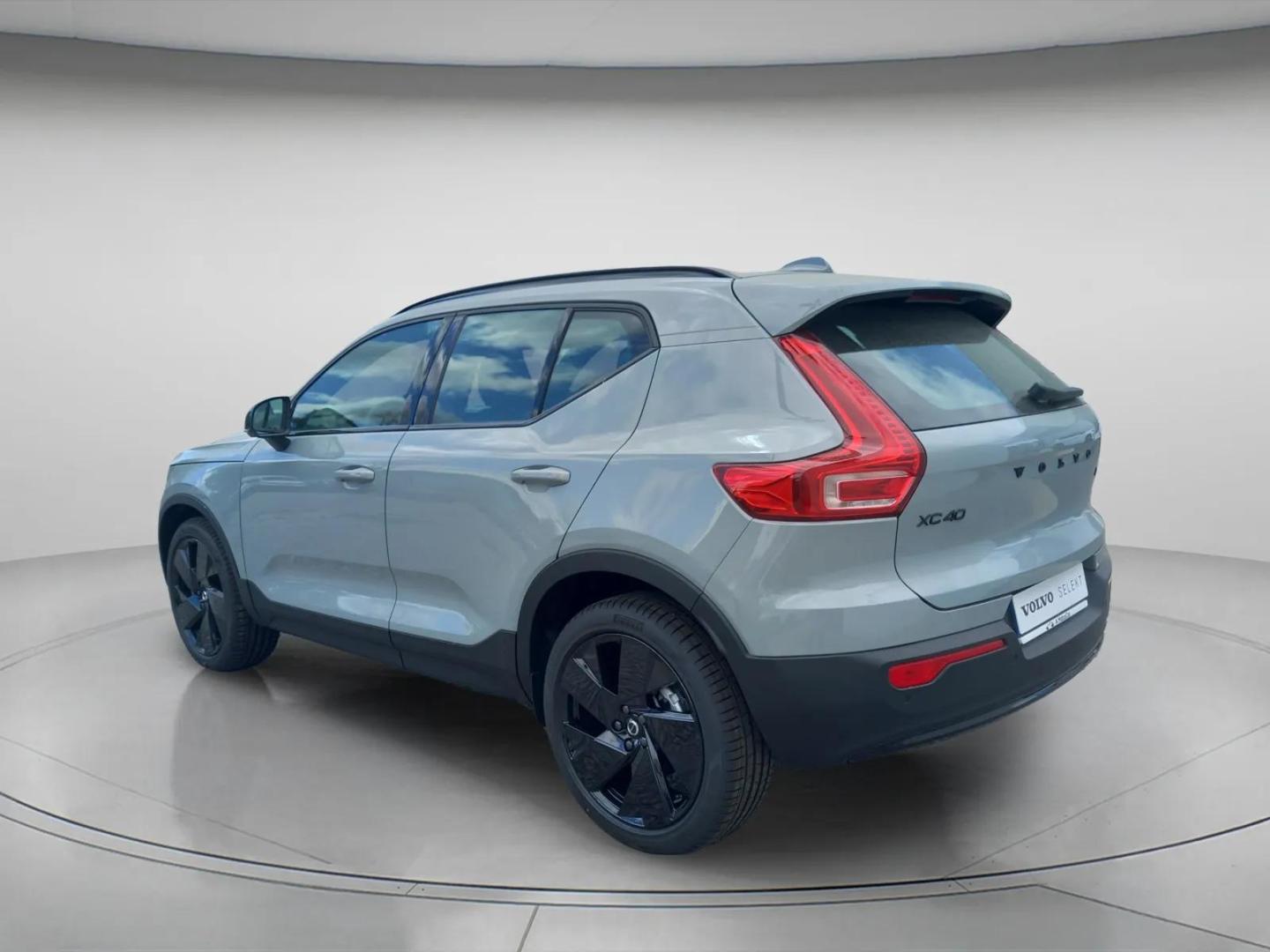 Volvo XC40 B3 163cv Plus Dark Auto