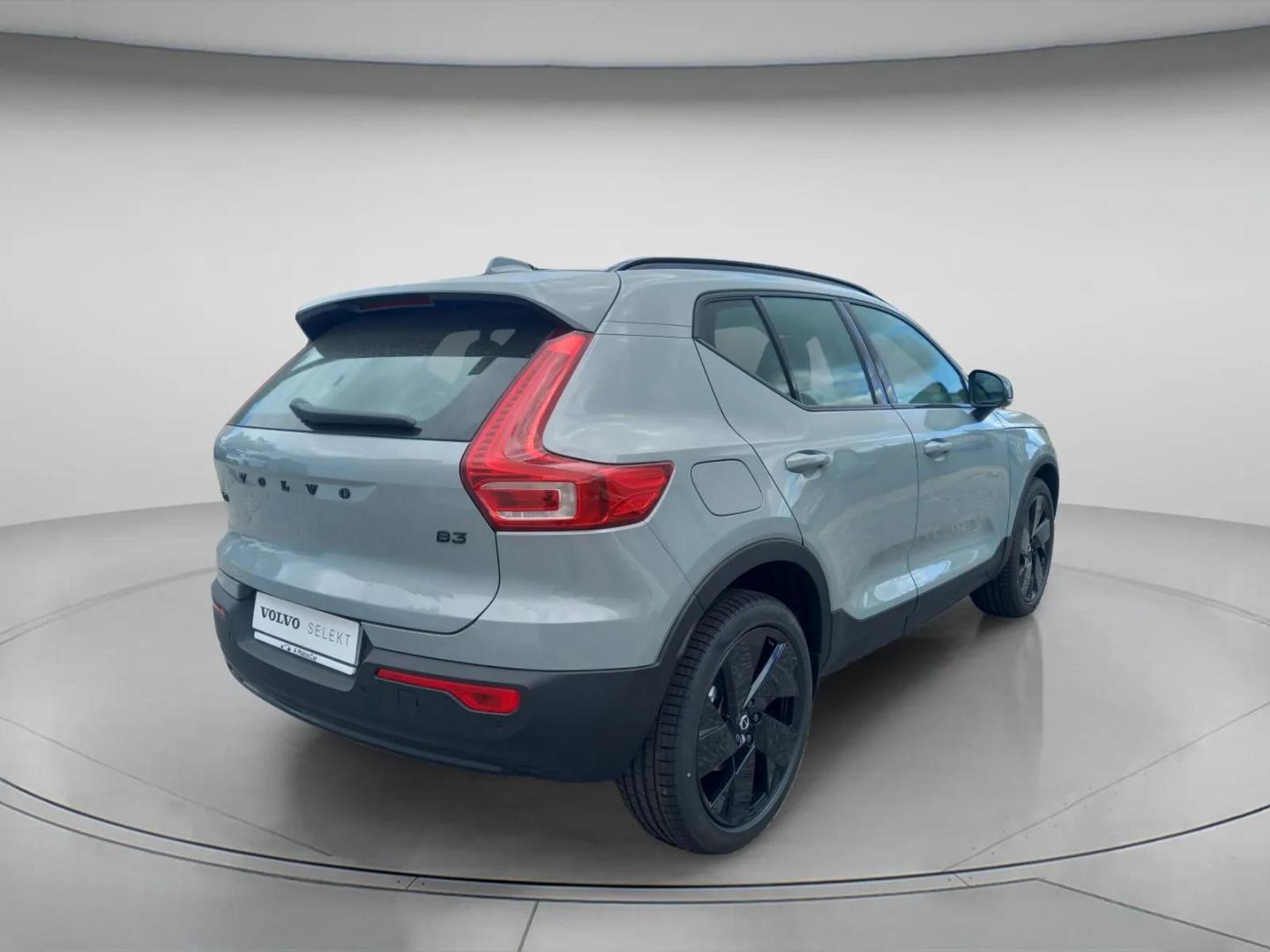 Volvo XC40 B3 163cv Plus Dark Auto