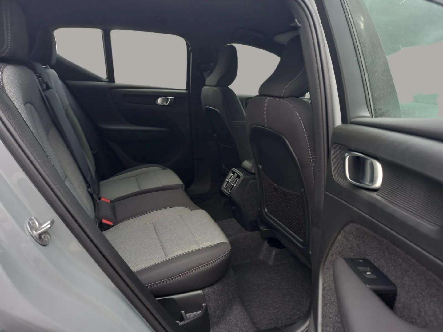 Volvo XC40 B3 163cv Plus Dark Auto