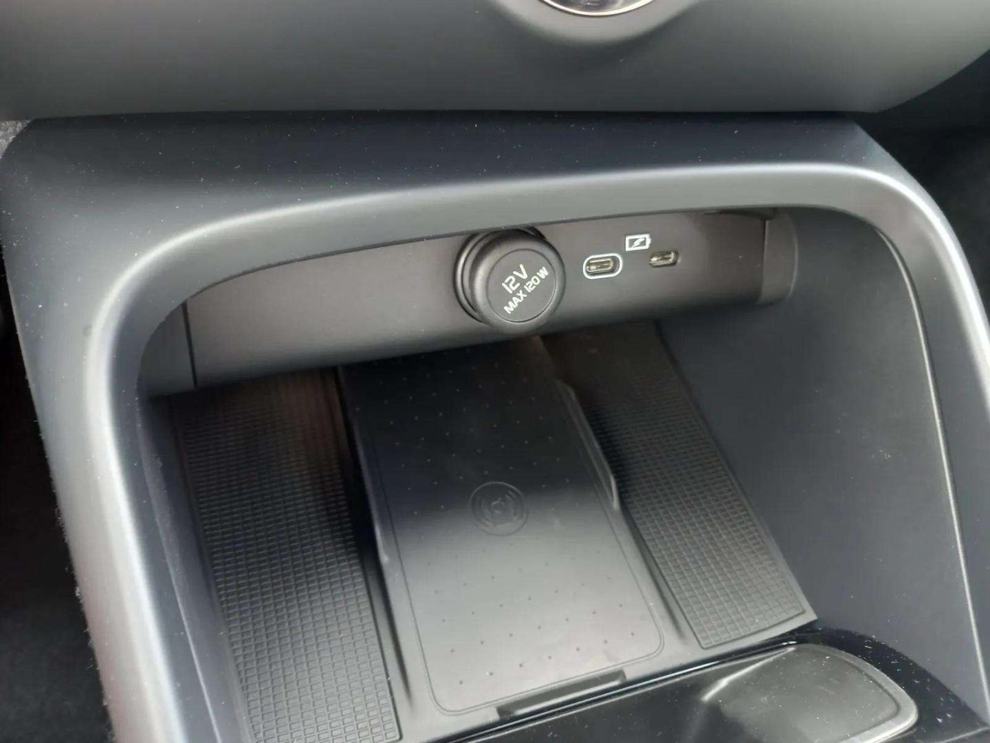 Volvo XC40 B3 163cv Plus Dark Auto