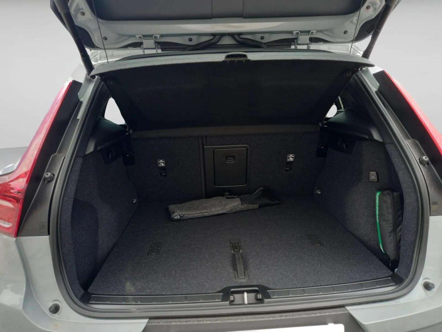 Volvo XC40 B3 163cv Plus Dark Auto