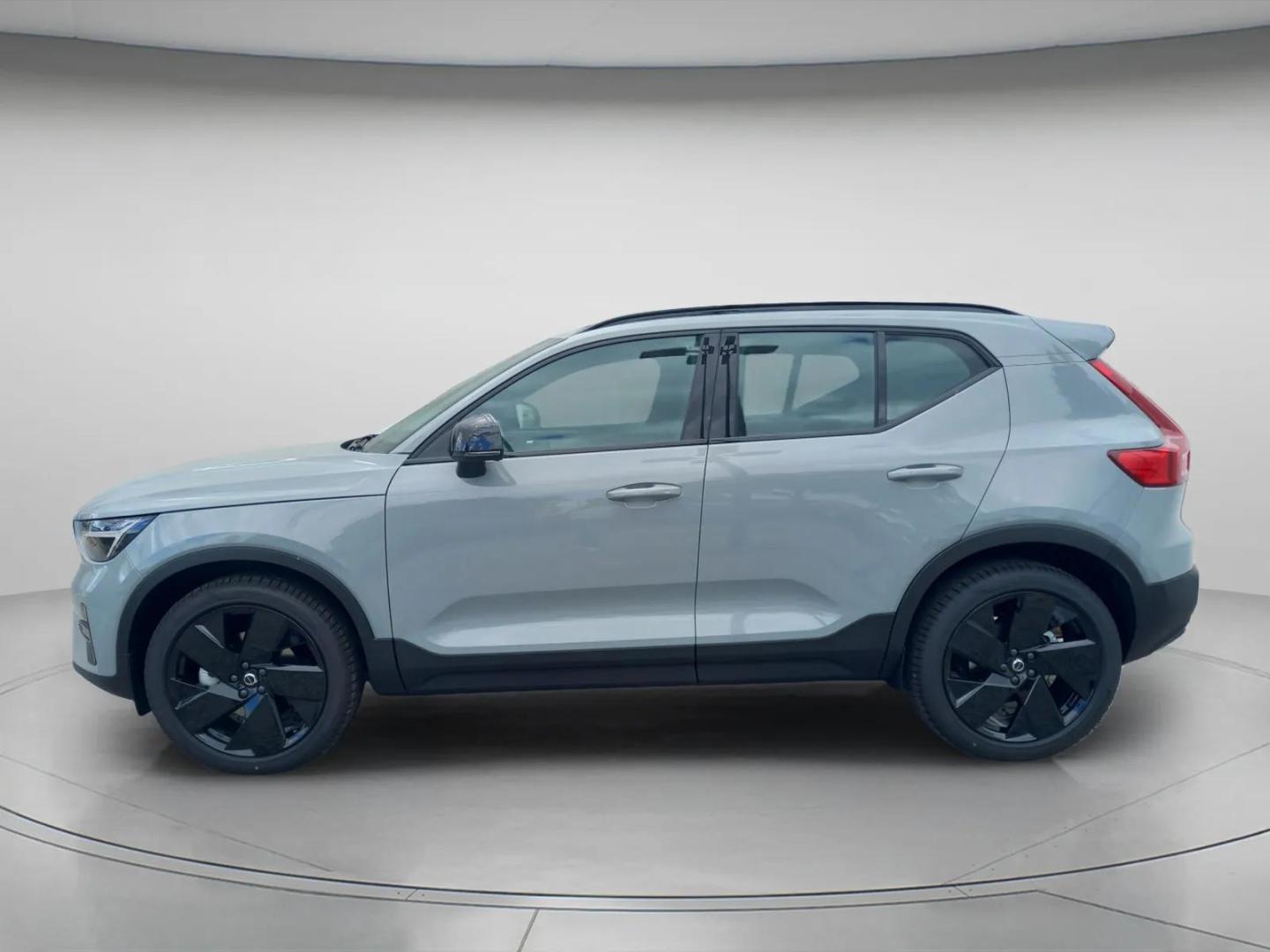 Volvo XC40 B3 163cv Plus Dark Auto