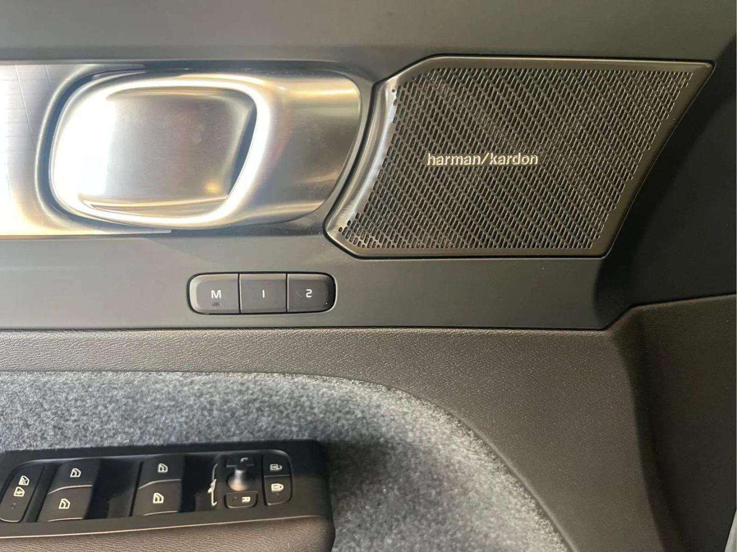 Volvo XC40 B3 163cv Plus Dark Auto