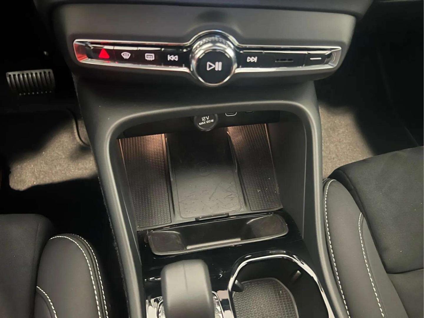 Volvo XC40 B3 163cv Plus Dark Auto