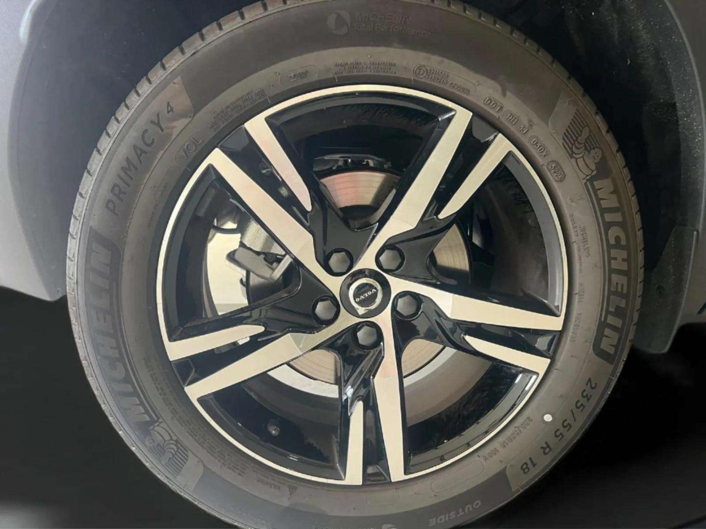 Volvo XC40 B3 163cv Plus Dark Auto