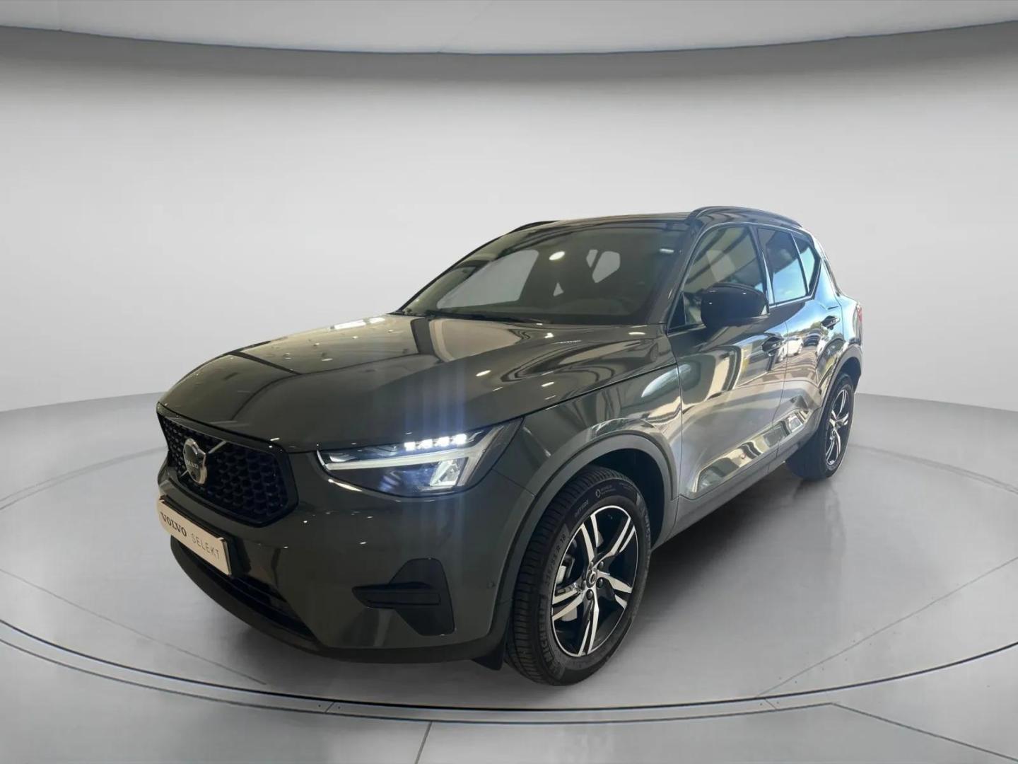 Volvo XC40 B3 163cv Plus Dark Auto