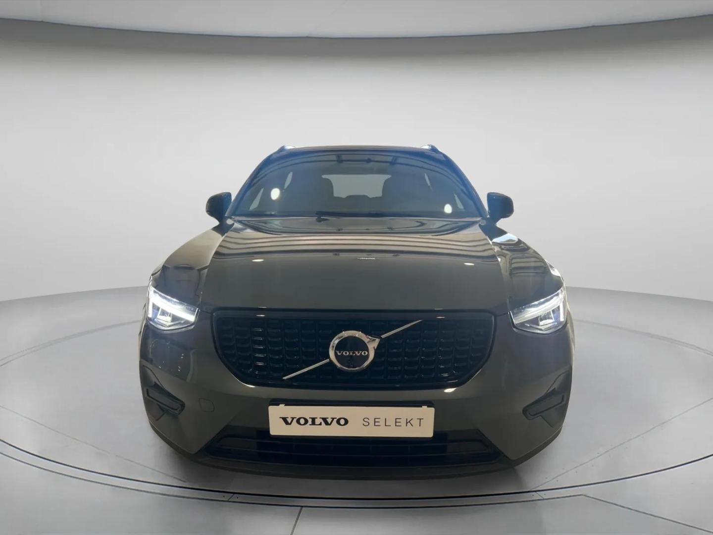 Volvo XC40 B3 163cv Plus Dark Auto