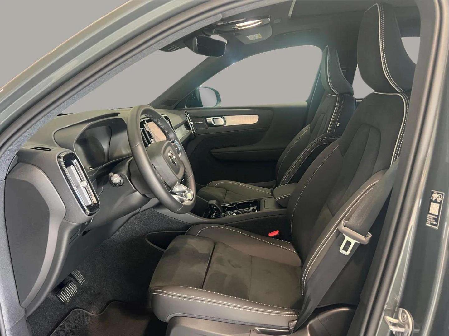 Volvo XC40 B3 163cv Plus Dark Auto