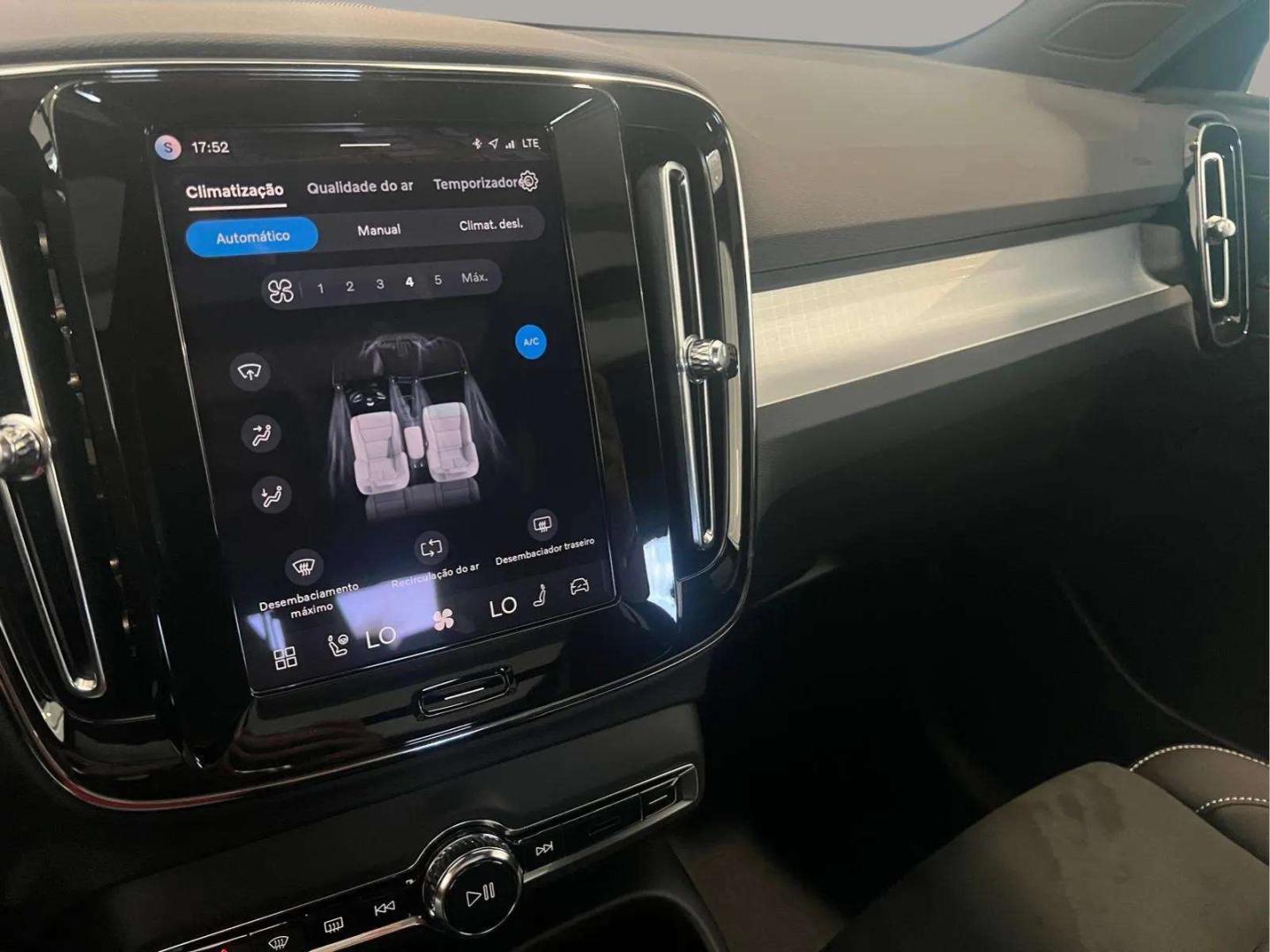 Volvo XC40 B3 163cv Plus Dark Auto
