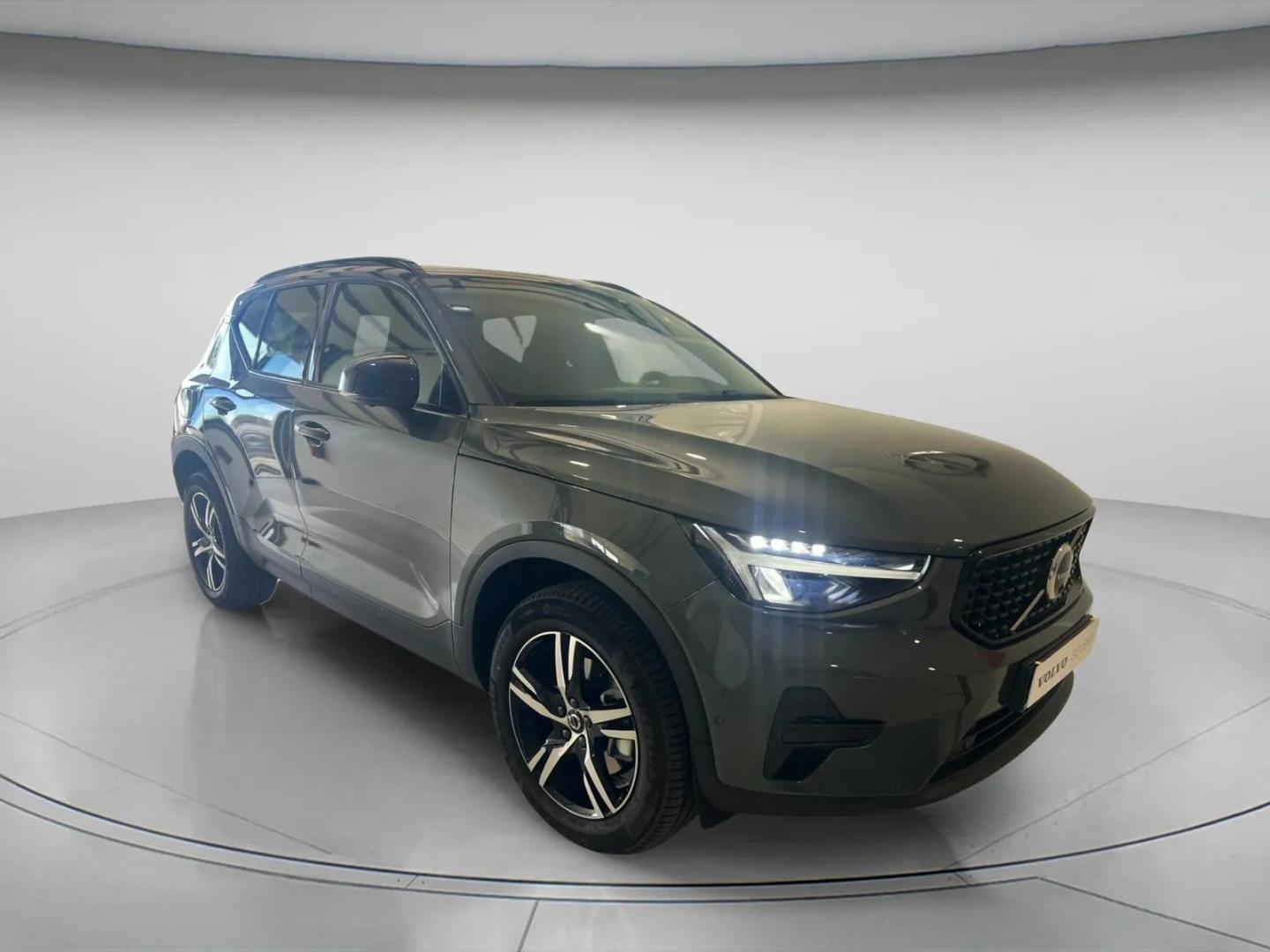 Volvo XC40 B3 163cv Plus Dark Auto