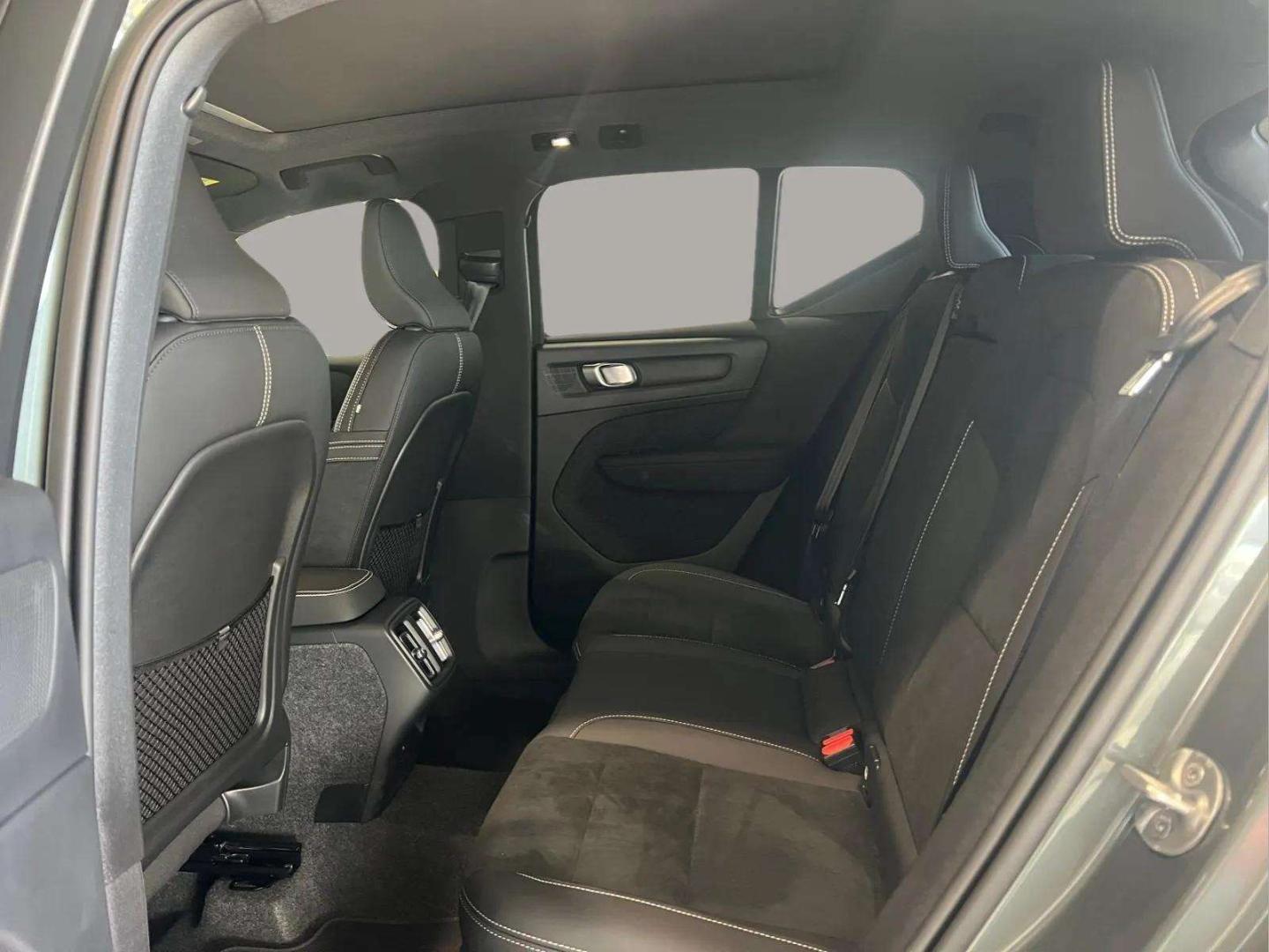 Volvo XC40 B3 163cv Plus Dark Auto