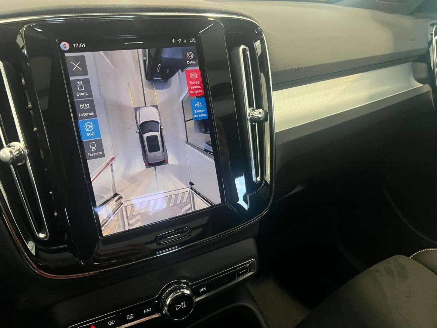 Volvo XC40 B3 163cv Plus Dark Auto