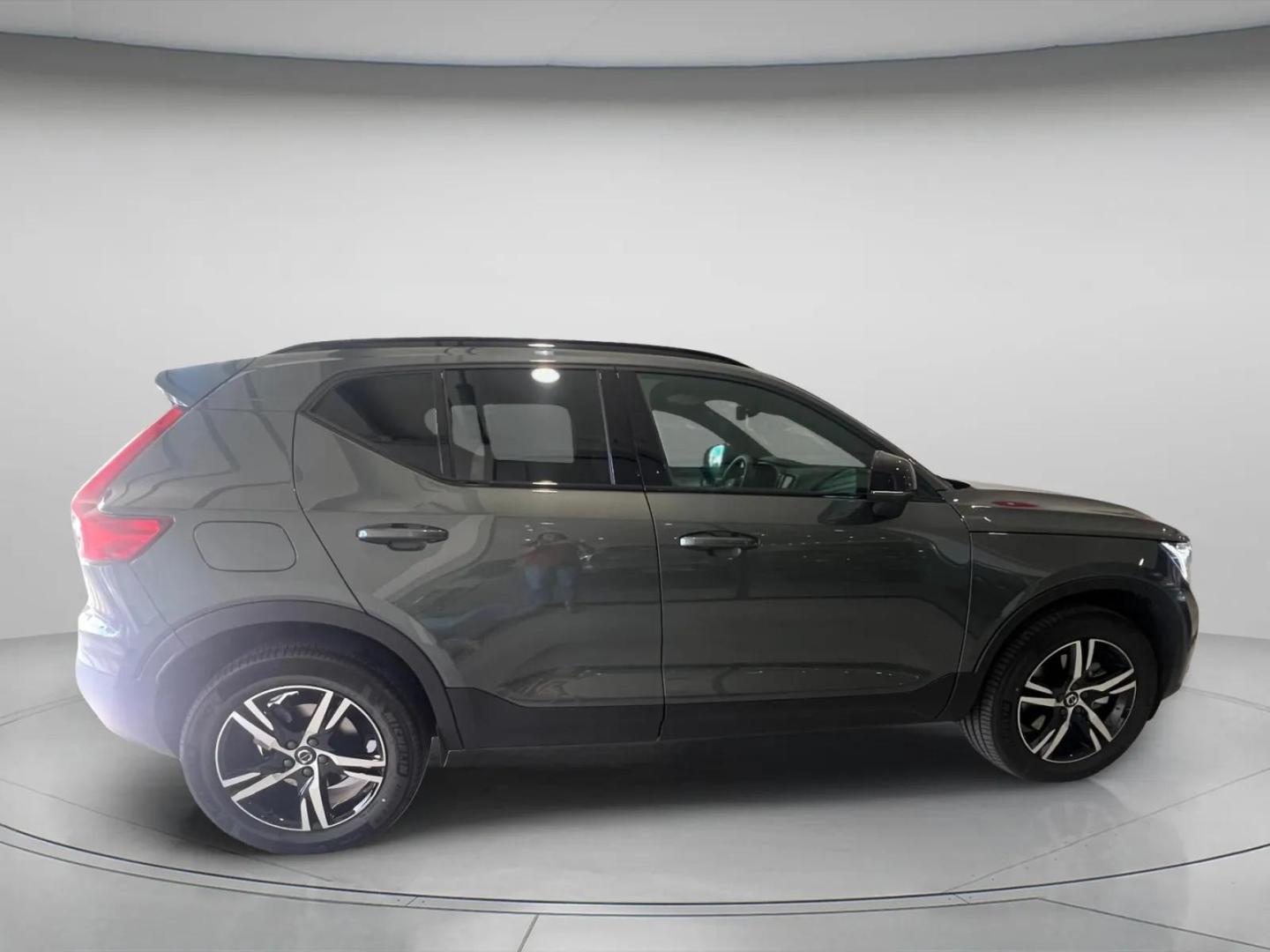Volvo XC40 B3 163cv Plus Dark Auto