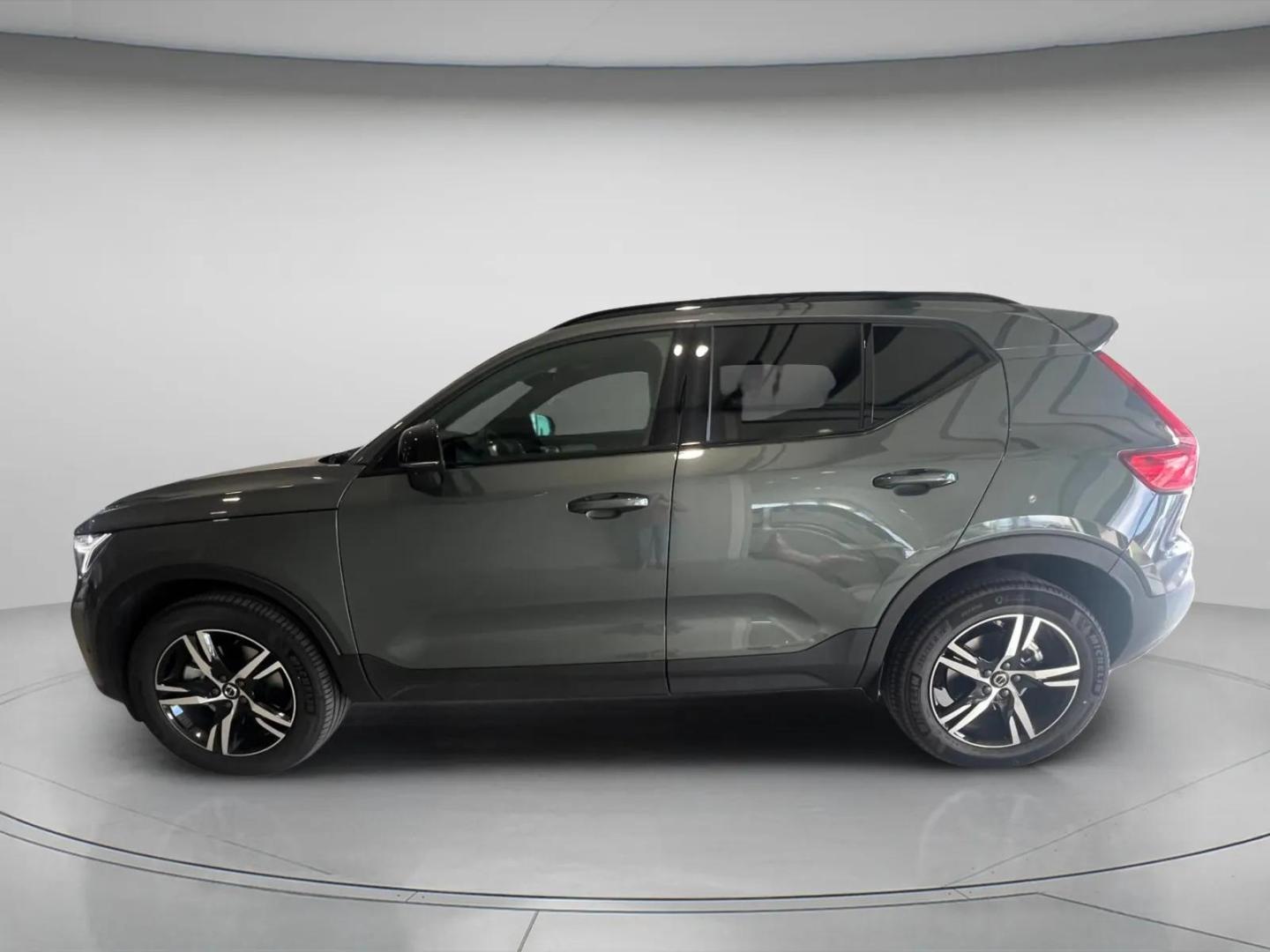 Volvo XC40 B3 163cv Plus Dark Auto