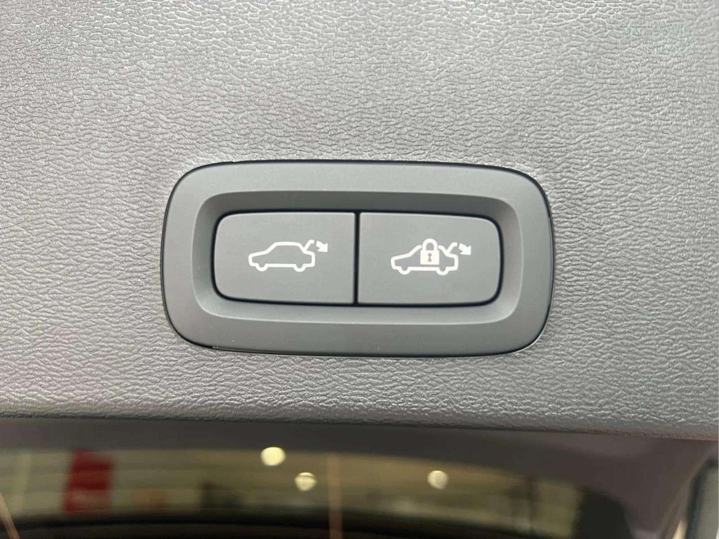 Volvo XC40 B3 163cv Plus Dark Auto