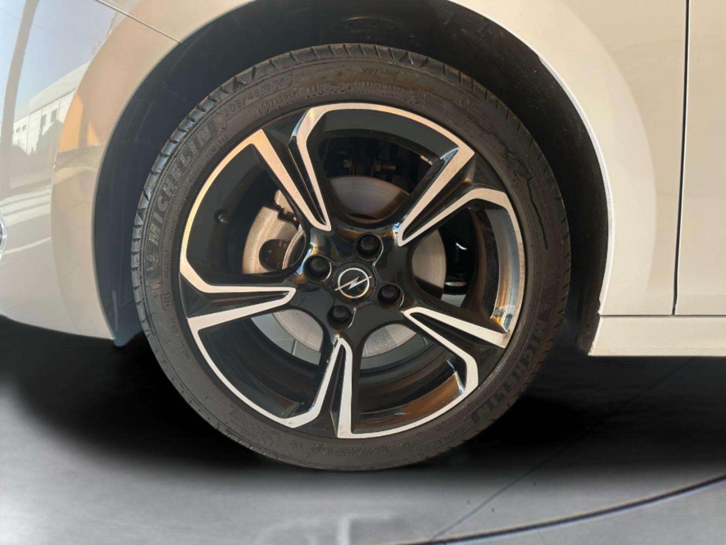 Opel Corsa 1.2 Turbo 100cv GS CM6