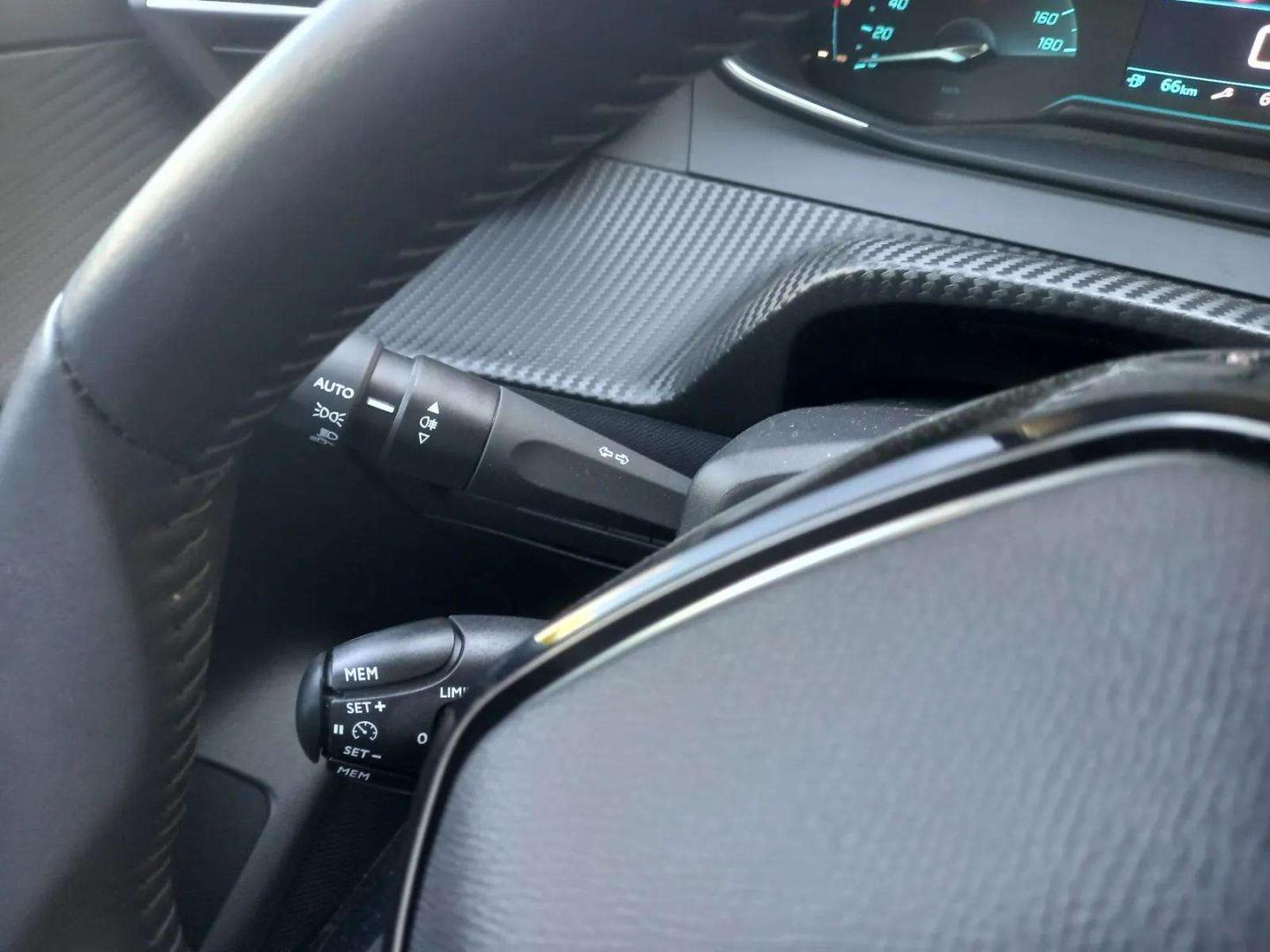 Peugeot e-208 Style Elétrico 136 cv (100 kW) - Bateria 50 kW