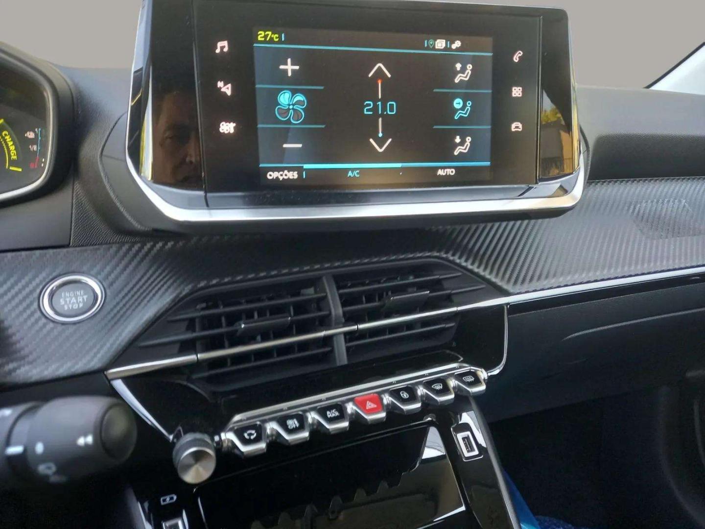 Peugeot e-208 Style Elétrico 136 cv (100 kW) - Bateria 50 kW