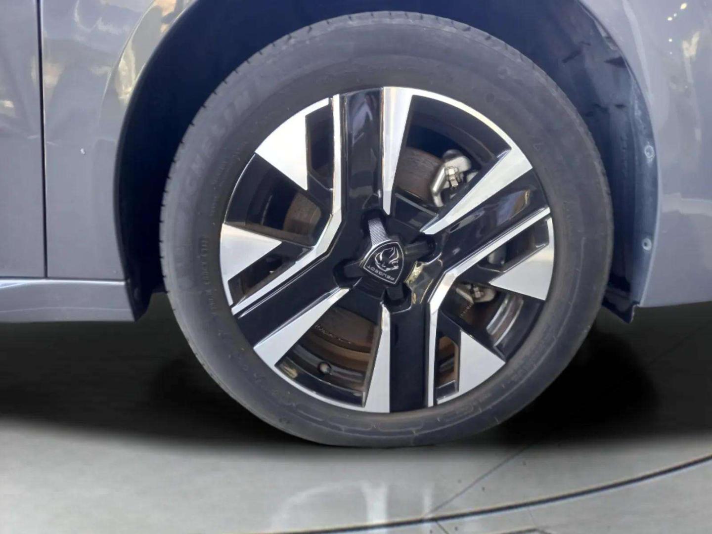 Peugeot e-208 Style Elétrico 136 cv (100 kW) - Bateria 50 kW