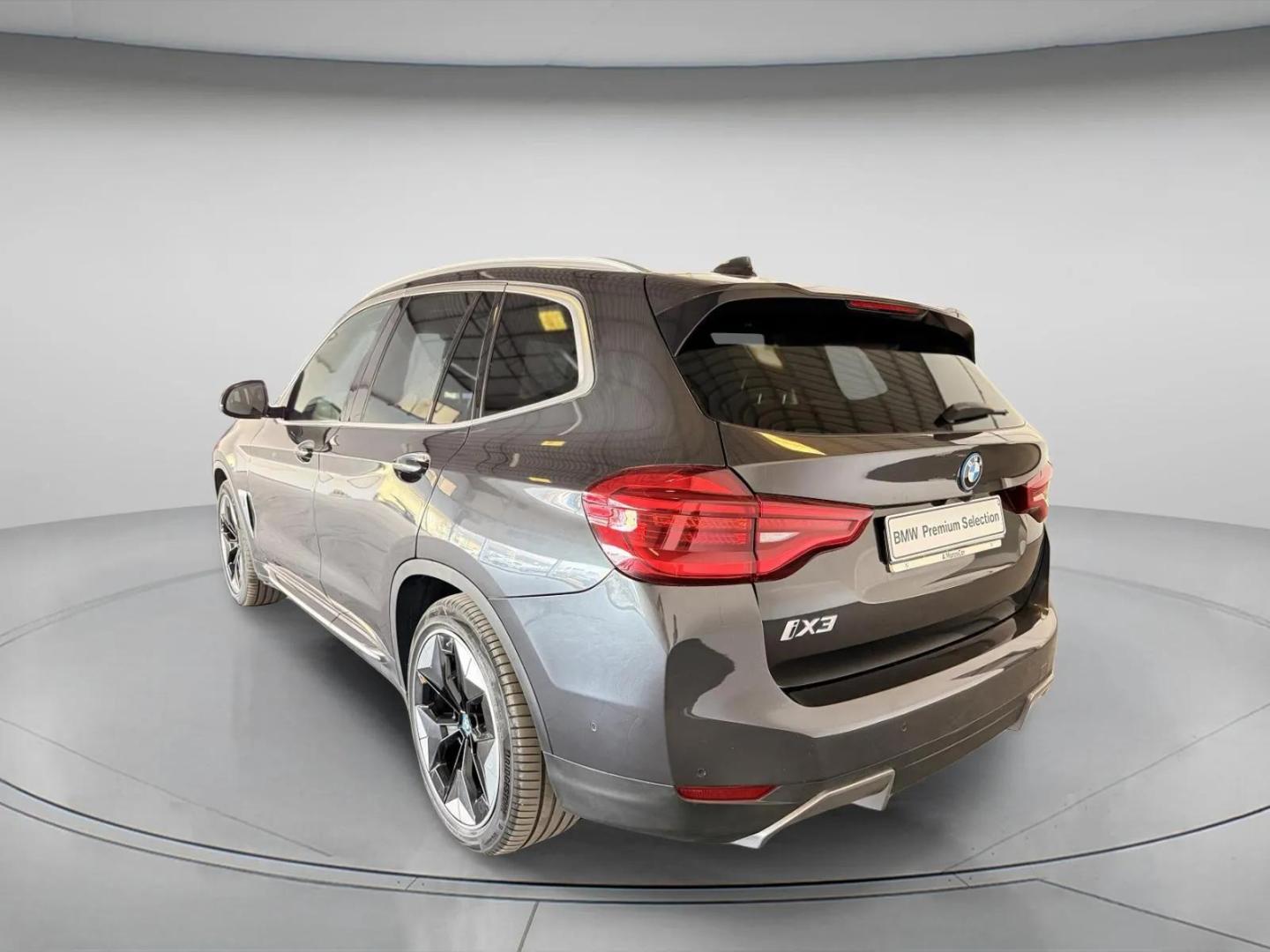 BMW iX3 80 kWh Impressive
