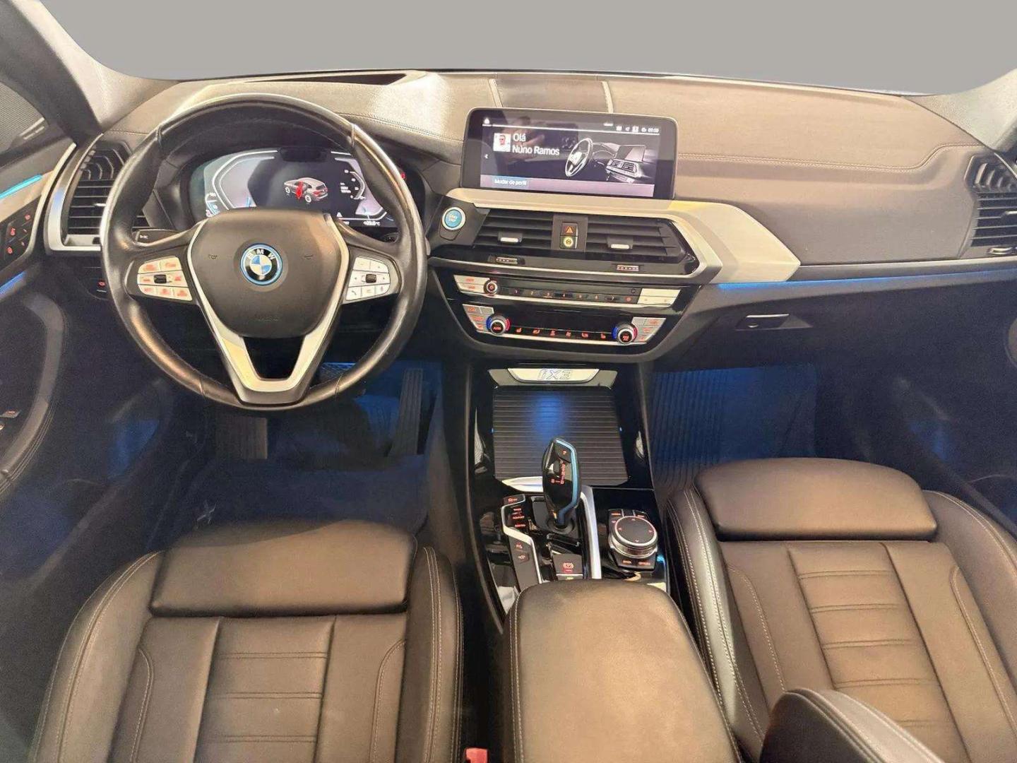 BMW iX3 80 kWh Impressive