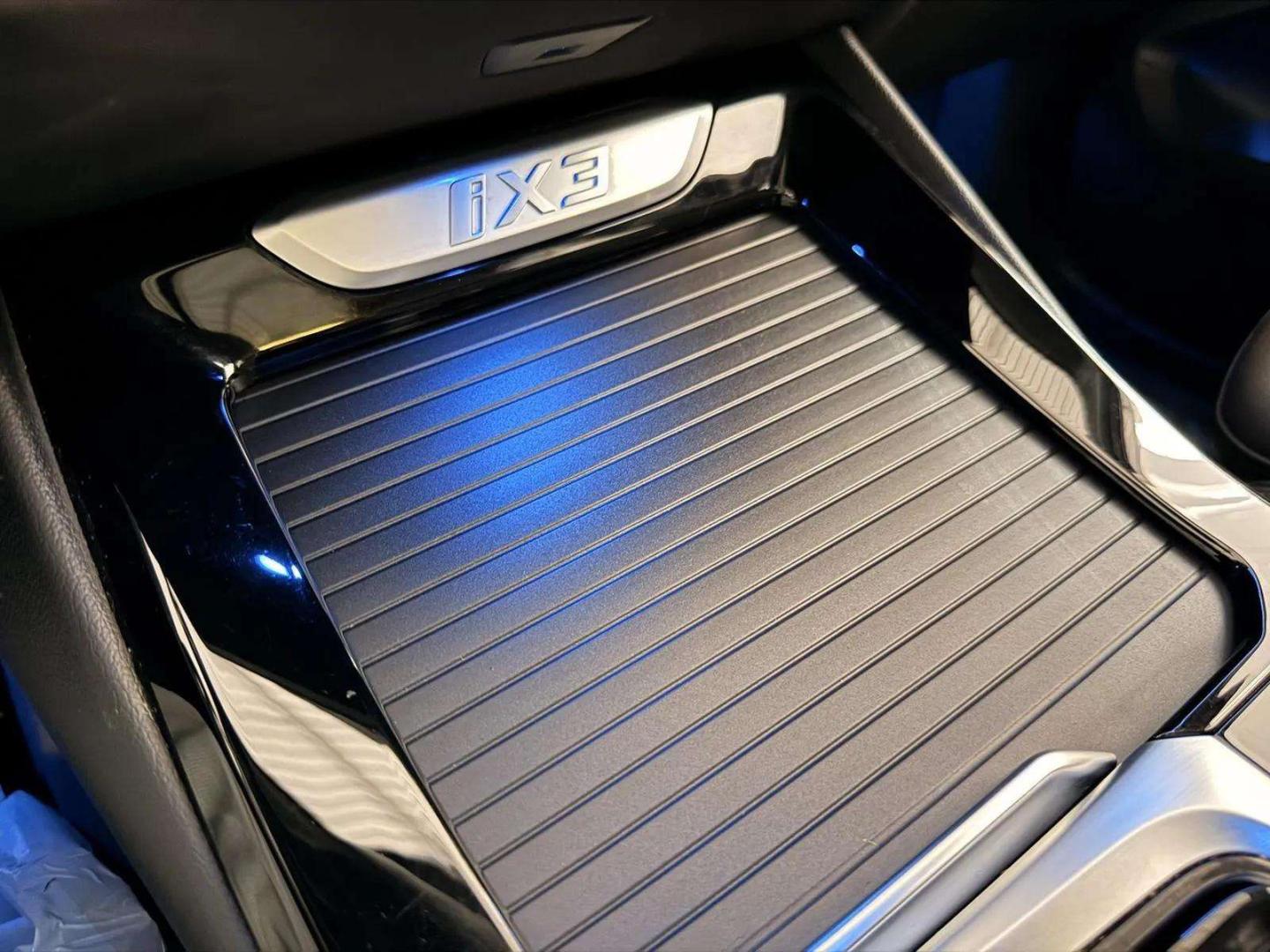BMW iX3 80 kWh Impressive