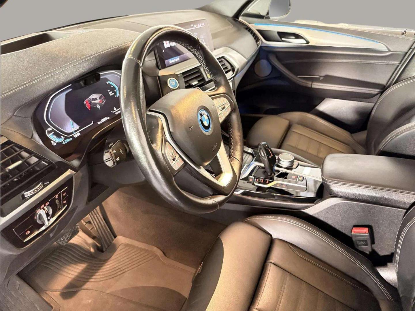 BMW iX3 80 kWh Impressive