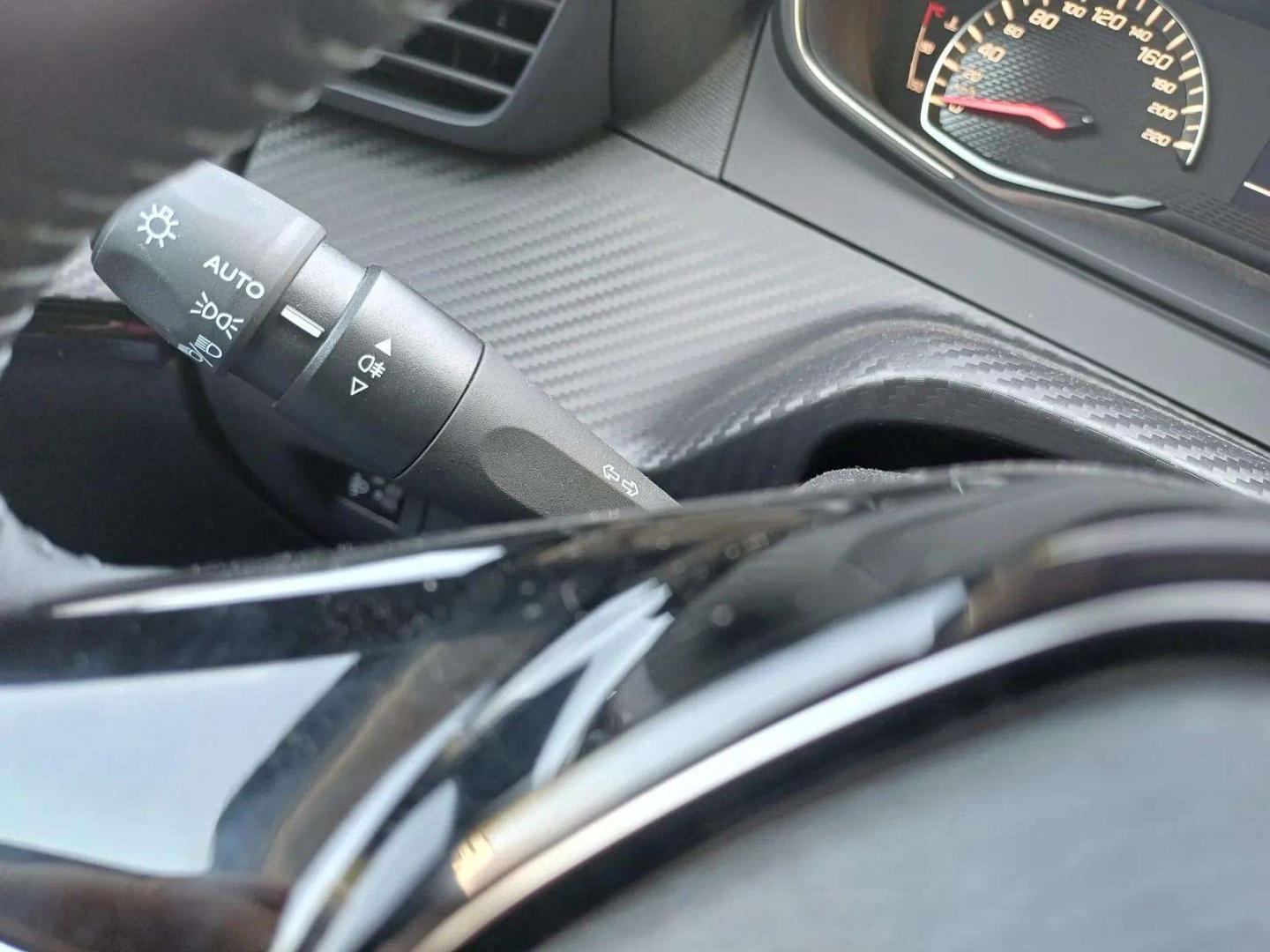 Peugeot 208 Edition Turbo 100 cv CVM6