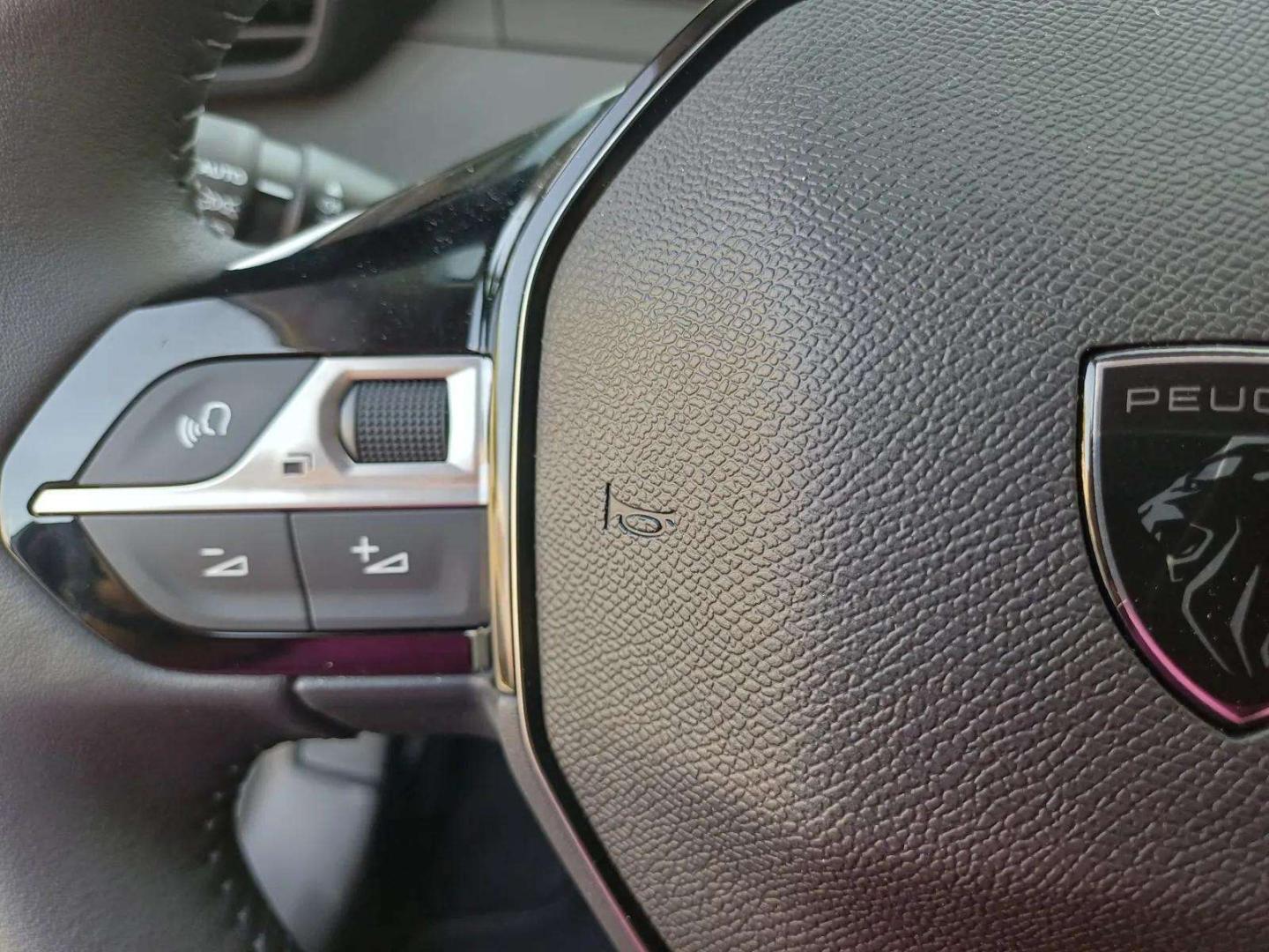 Peugeot 208 Edition Turbo 100 cv CVM6